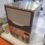 雪人方形冰制冰機XD-210 風冷100kg制冰機內置儲冰箱
